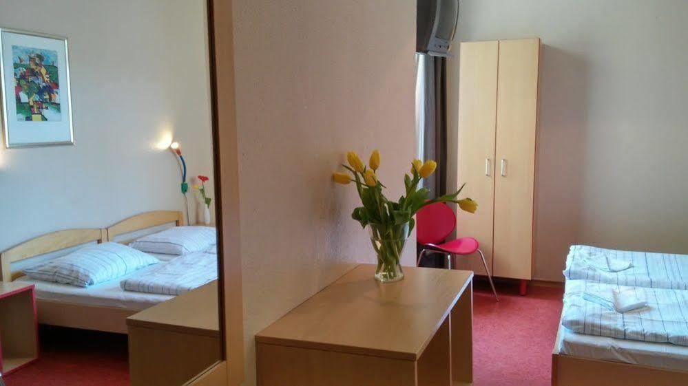 Acama Hotel & Hostel Schoeneberg Berlin Ngoại thất bức ảnh